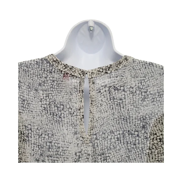 Vince Camuto Sleeveless Black and White Sheer Textured Top - Picture 4 of 10